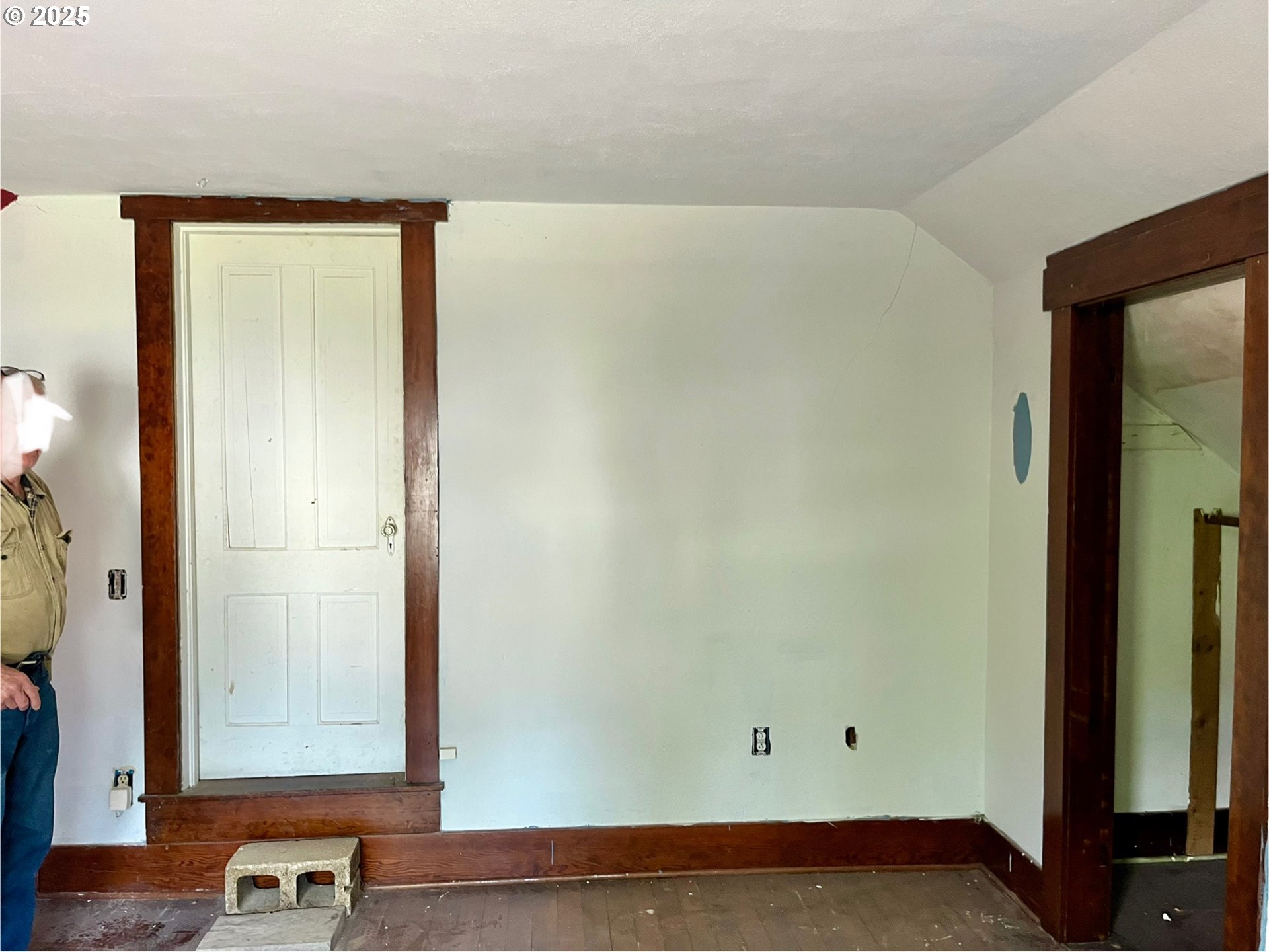 385 Southeast Twp Road Canby, OR 97013 - Photo 16 of 30 a view of an empty room