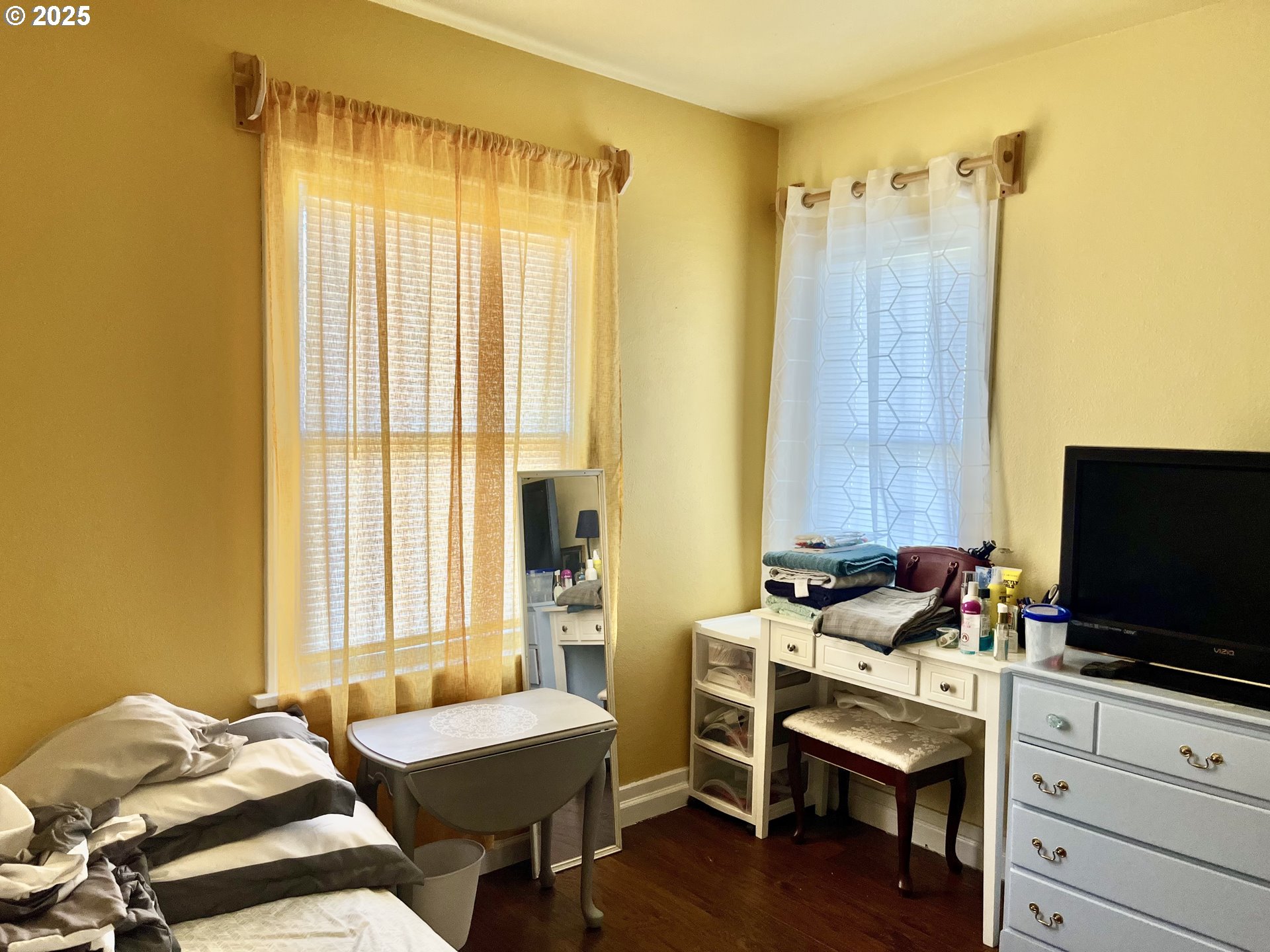 385 Southeast Twp Road Canby, OR 97013 - Photo 7 of 30 a bedroom with a bed and furniture