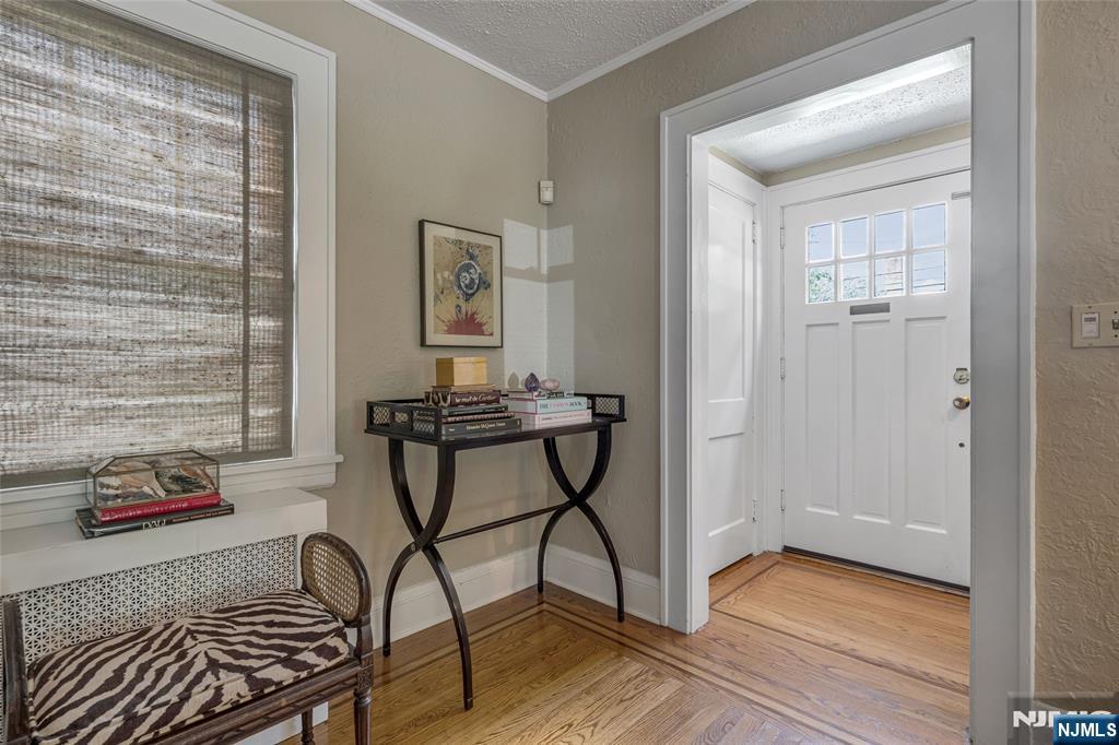 644 Linwood Avenue Ridgewood, NJ 07450 - Photo 4 of 42