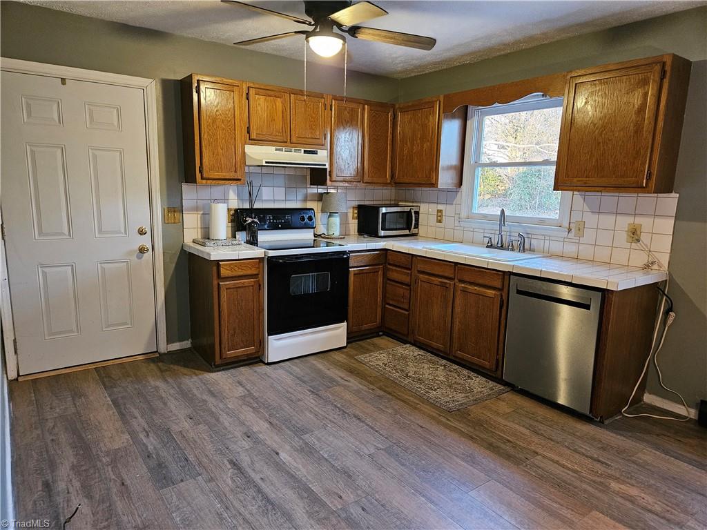 145 Maple Ridge Drive King, NC 27021 - Photo 12 of 29