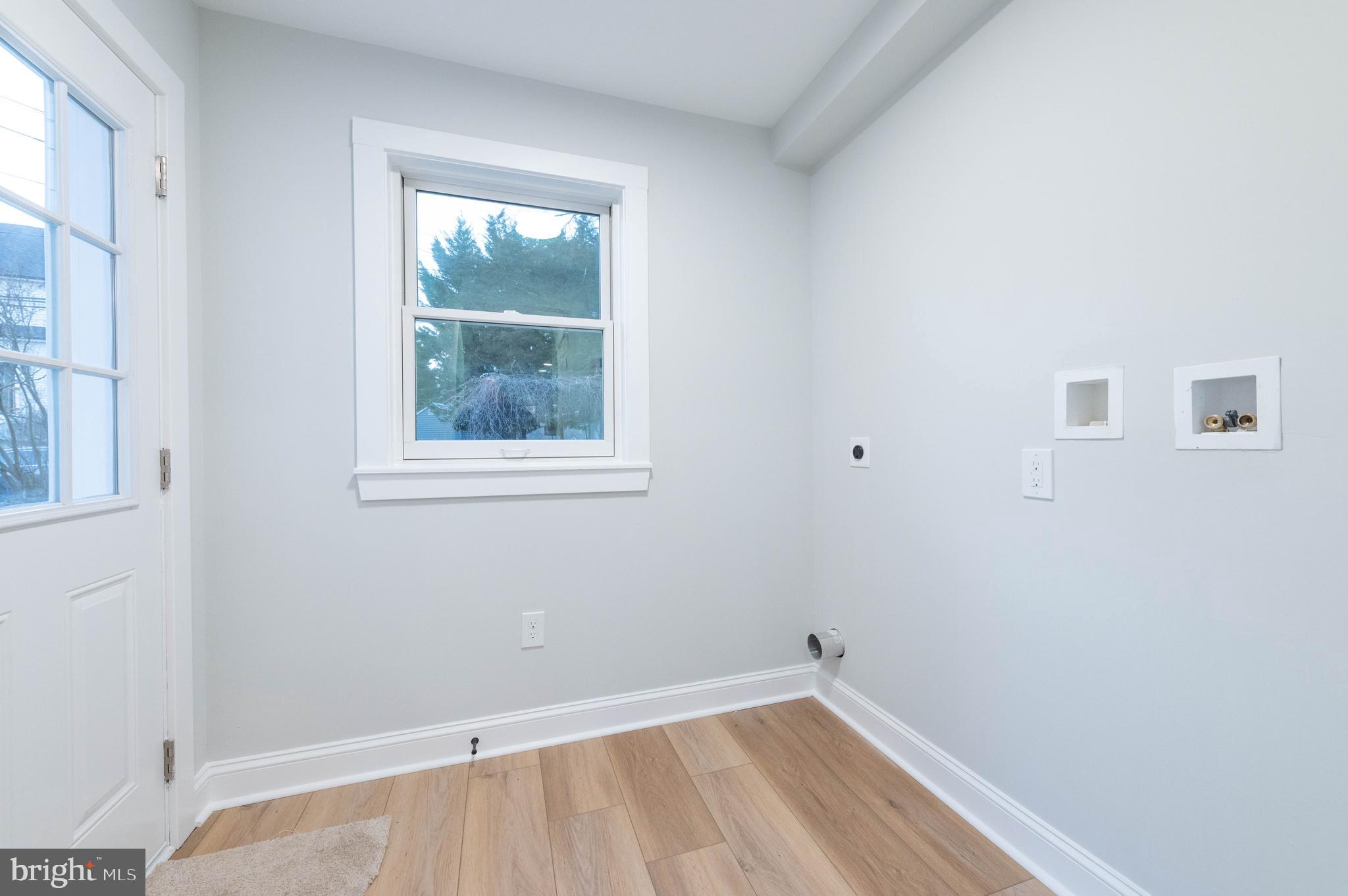 220 North Rolling Road Springfield, PA 19064 - Photo 28 of 41 an empty room with a window