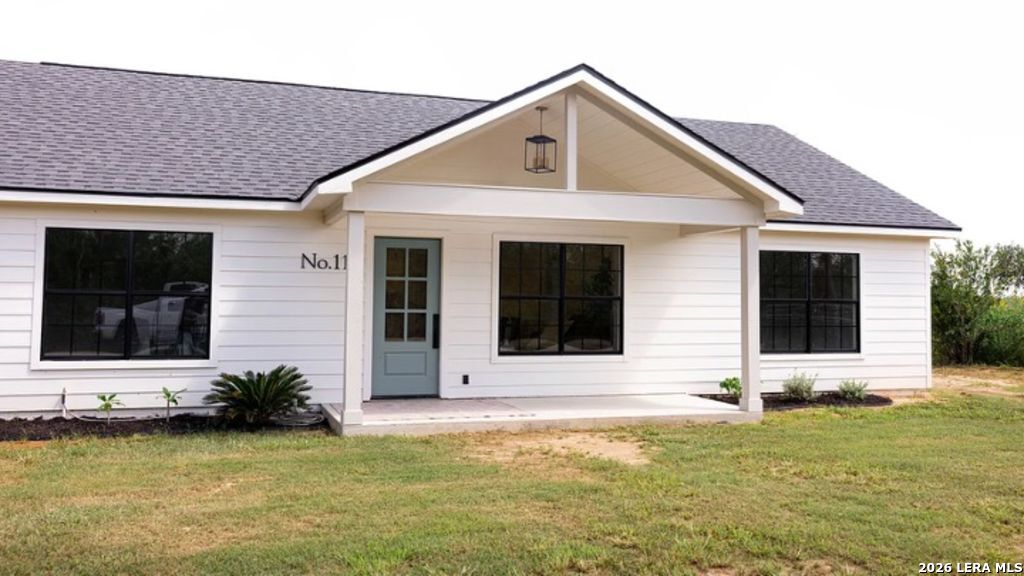 117 Cemetery Road Charlotte, TX 78011 - Photo 7 of 24 Gallery Image 7