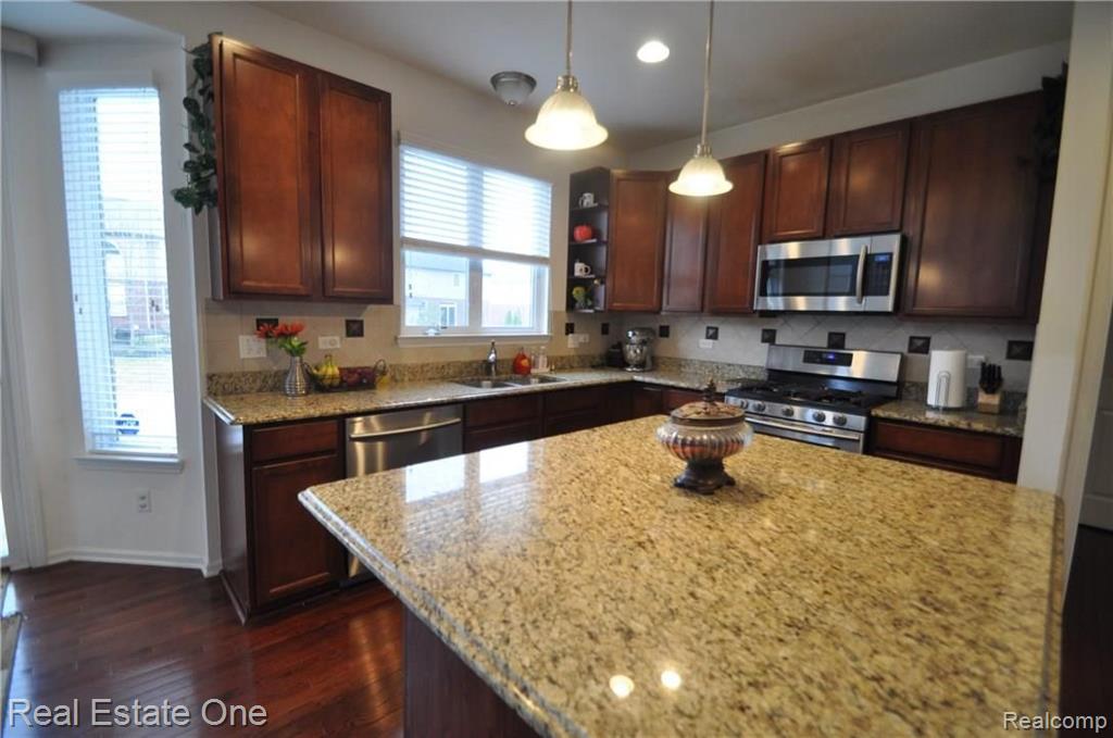 3615 Connors Drive Rochester Hills, MI 48307 - Photo 10 of 45