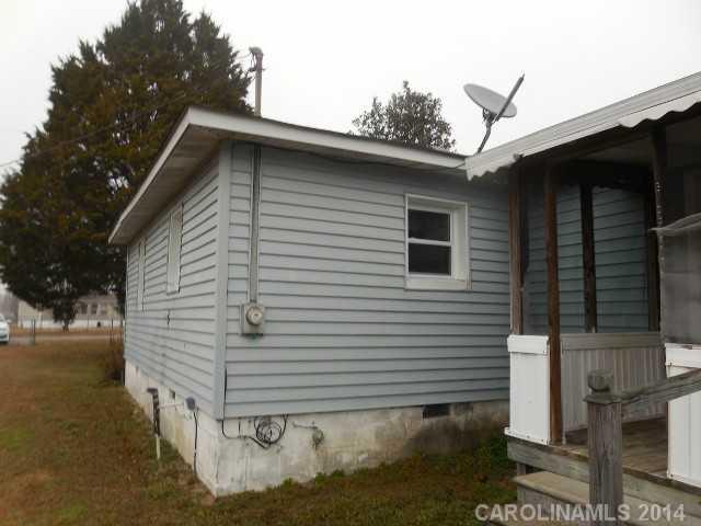 118 McKinley Road Springfield, SC 29146 - Photo 2 of 7 a view of a house with a yard