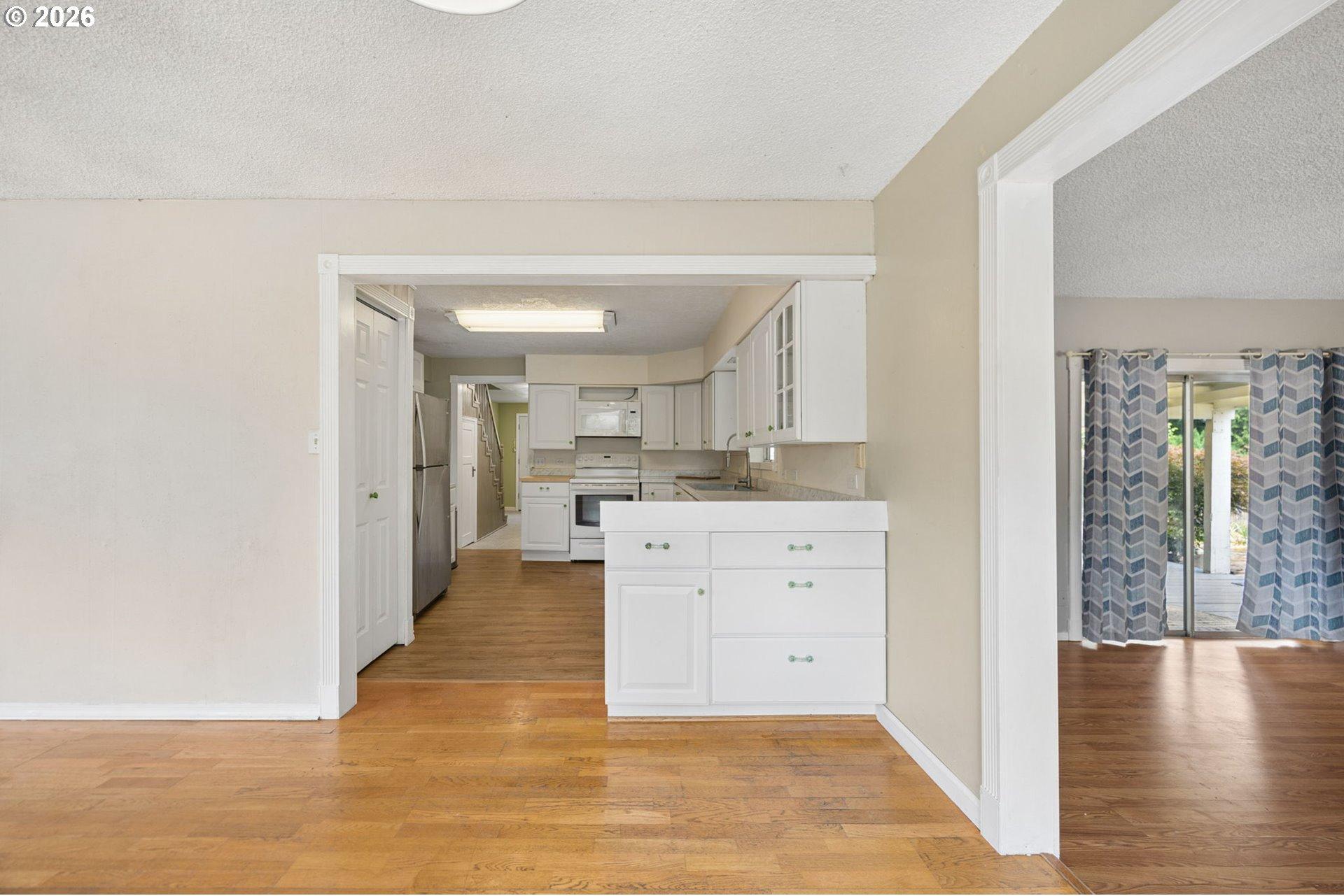 5127 Southeast Welch Road Gresham, OR 97080 - Photo 9 of 46 Gallery Image 9