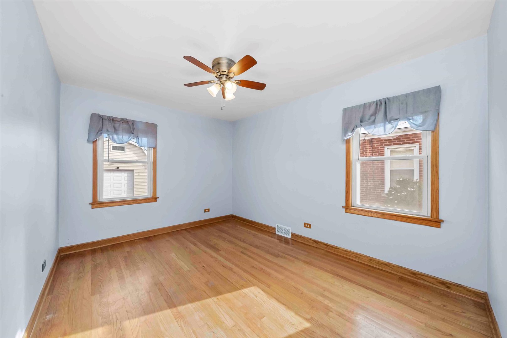 11221 South Troy Street Chicago, IL 60655 - Photo 18 of 42