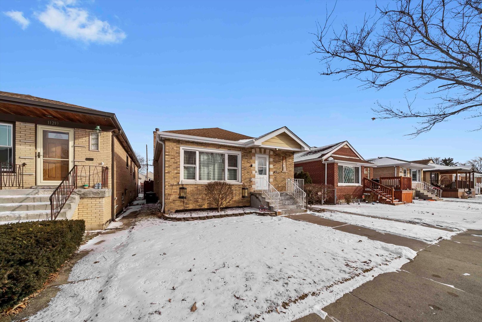 11221 South Troy Street Chicago, IL 60655 - Photo 2 of 42