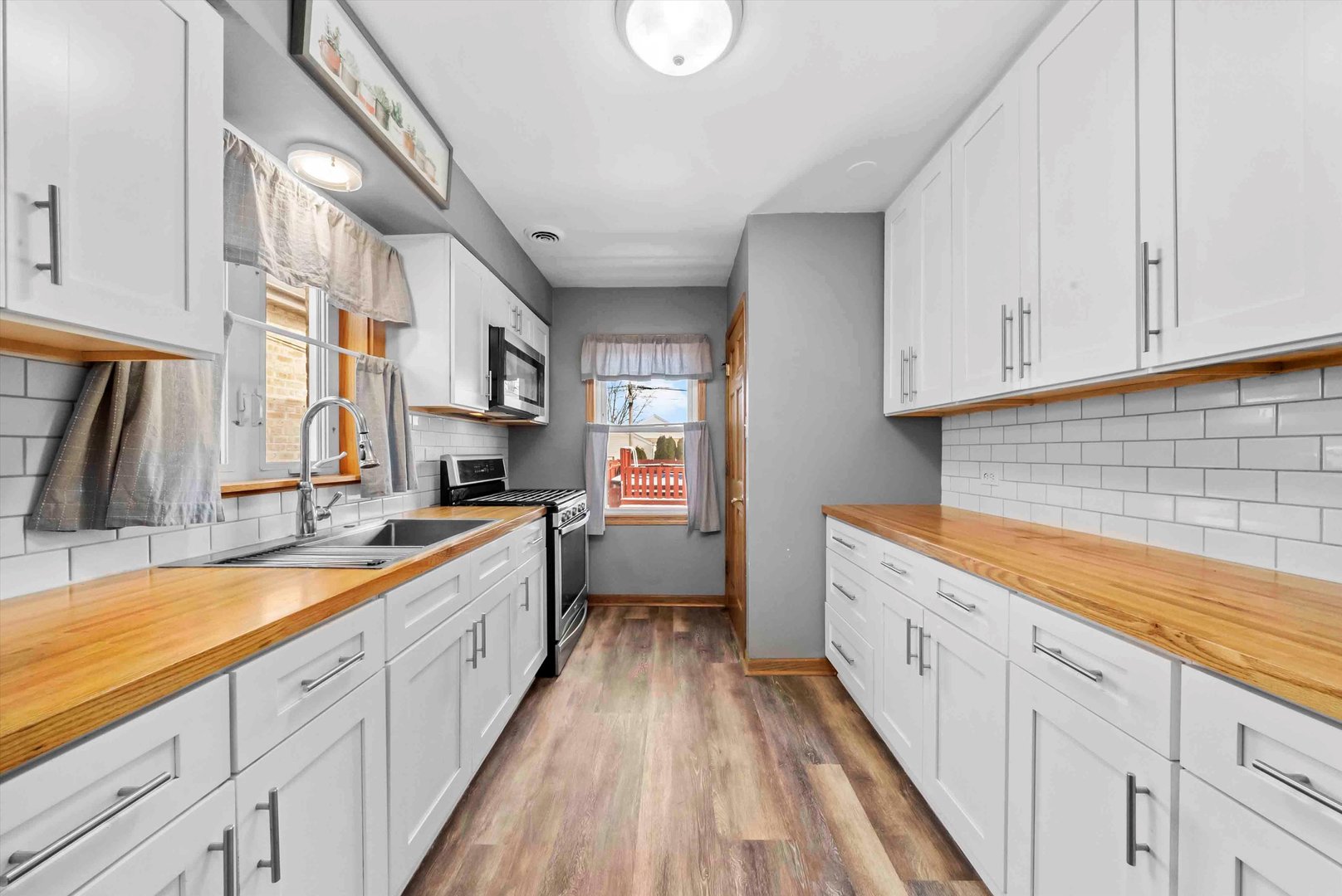 11221 South Troy Street Chicago, IL 60655 - Photo 6 of 42