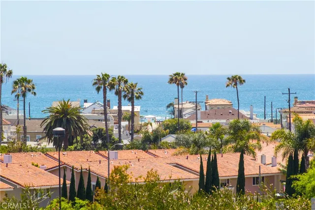 $4,200 | 200 Paris Lane, Unit 109, Newport Beach, CA 92663