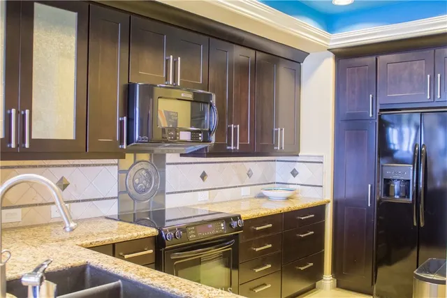 $4,200 | 200 Paris Lane, Unit 109, Newport Beach, CA 92663