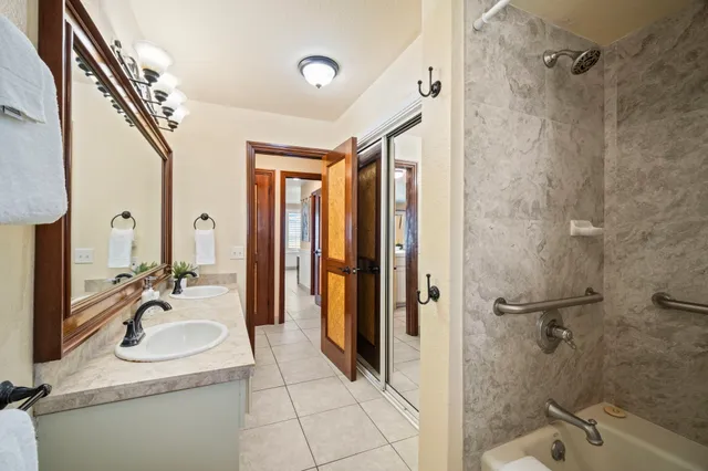 $1,299,000 | 4-1250 Kuhio Highway, Unit D101, Kapaa, HI 96746