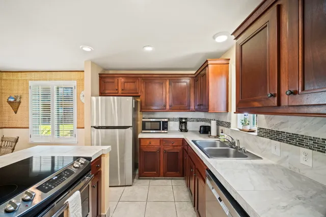 $1,299,000 | 4-1250 Kuhio Highway, Unit D101, Kapaa, HI 96746