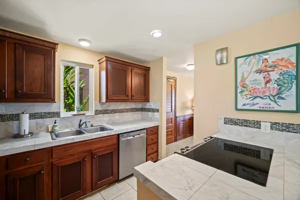 $1,299,000 | 4-1250 Kuhio Highway, Unit D101, Kapaa, HI 96746