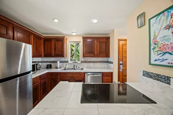 $1,299,000 | 4-1250 Kuhio Highway, Unit D101, Kapaa, HI 96746