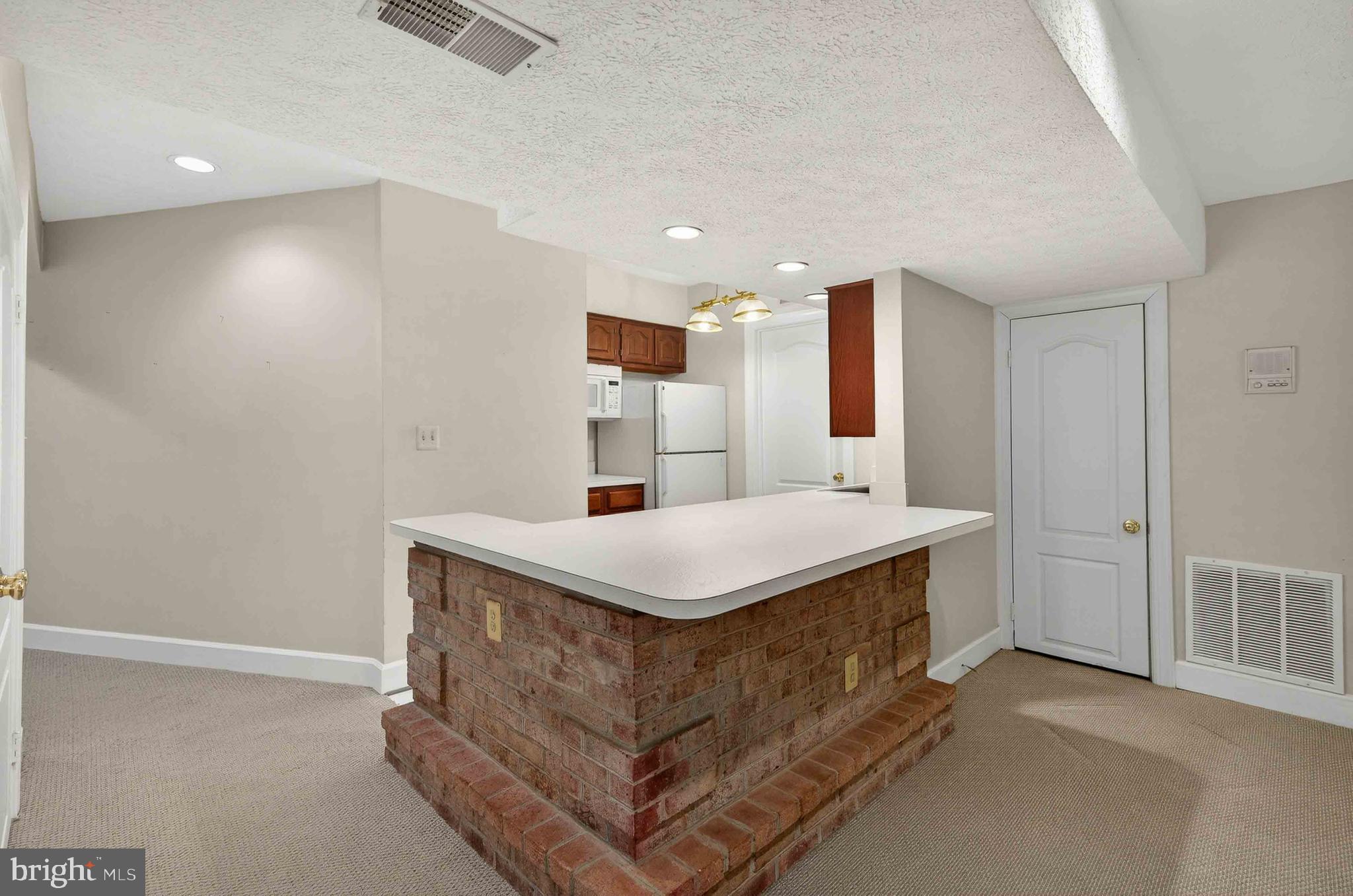 6612 Colchester Road Clifton, VA 20124 - Photo 67 of 93 Bar area