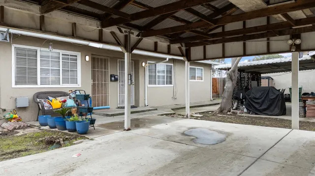 $989,000 | 150 North Acacia Avenue, Ripon, CA 95366