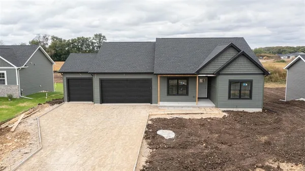 $519,900 | 3822 North Woodbury Lane, Janesville, WI 53545