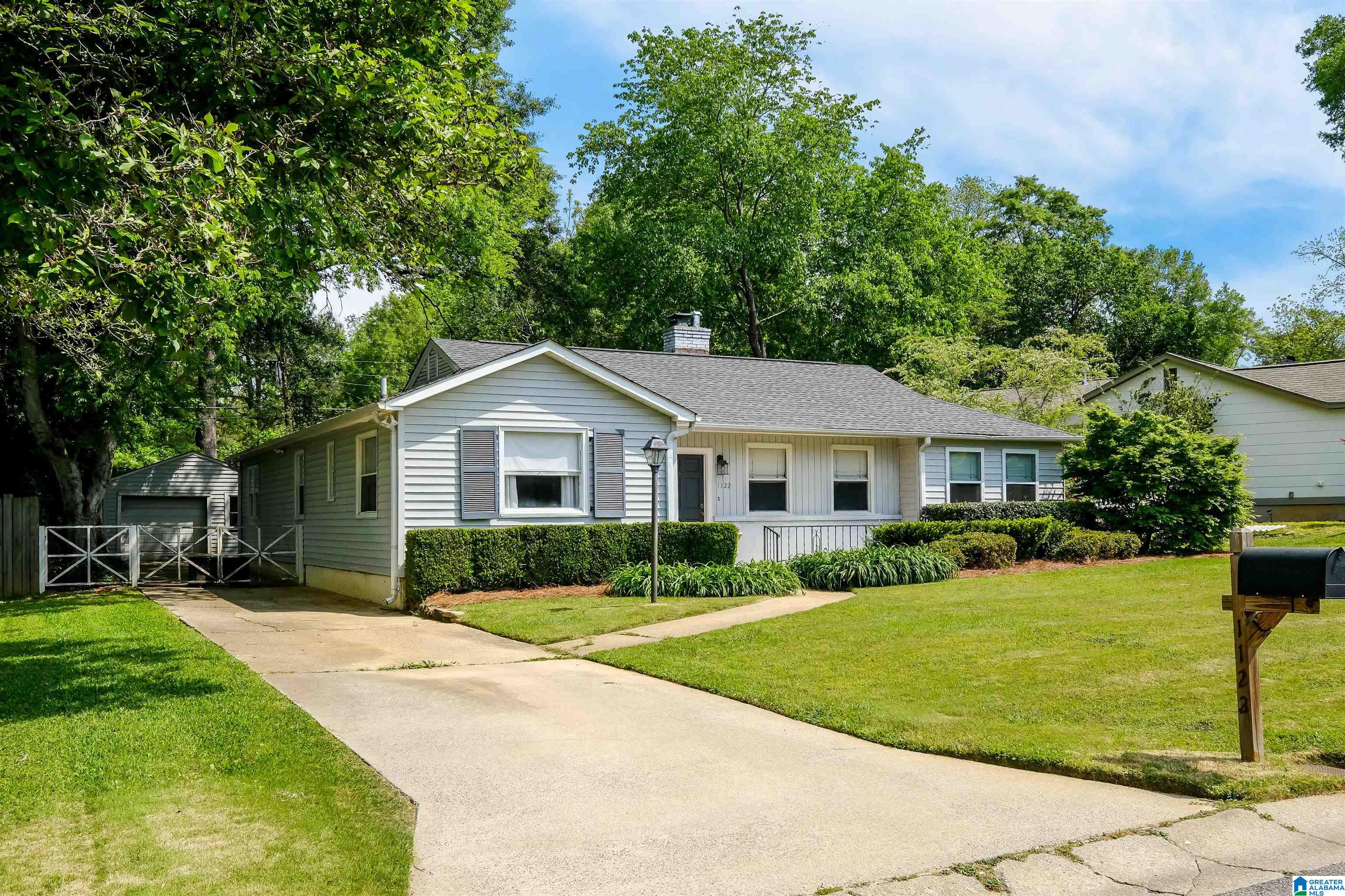 1122 Sims Avenue Birmingham, AL 35213 - Photo 3 of 41