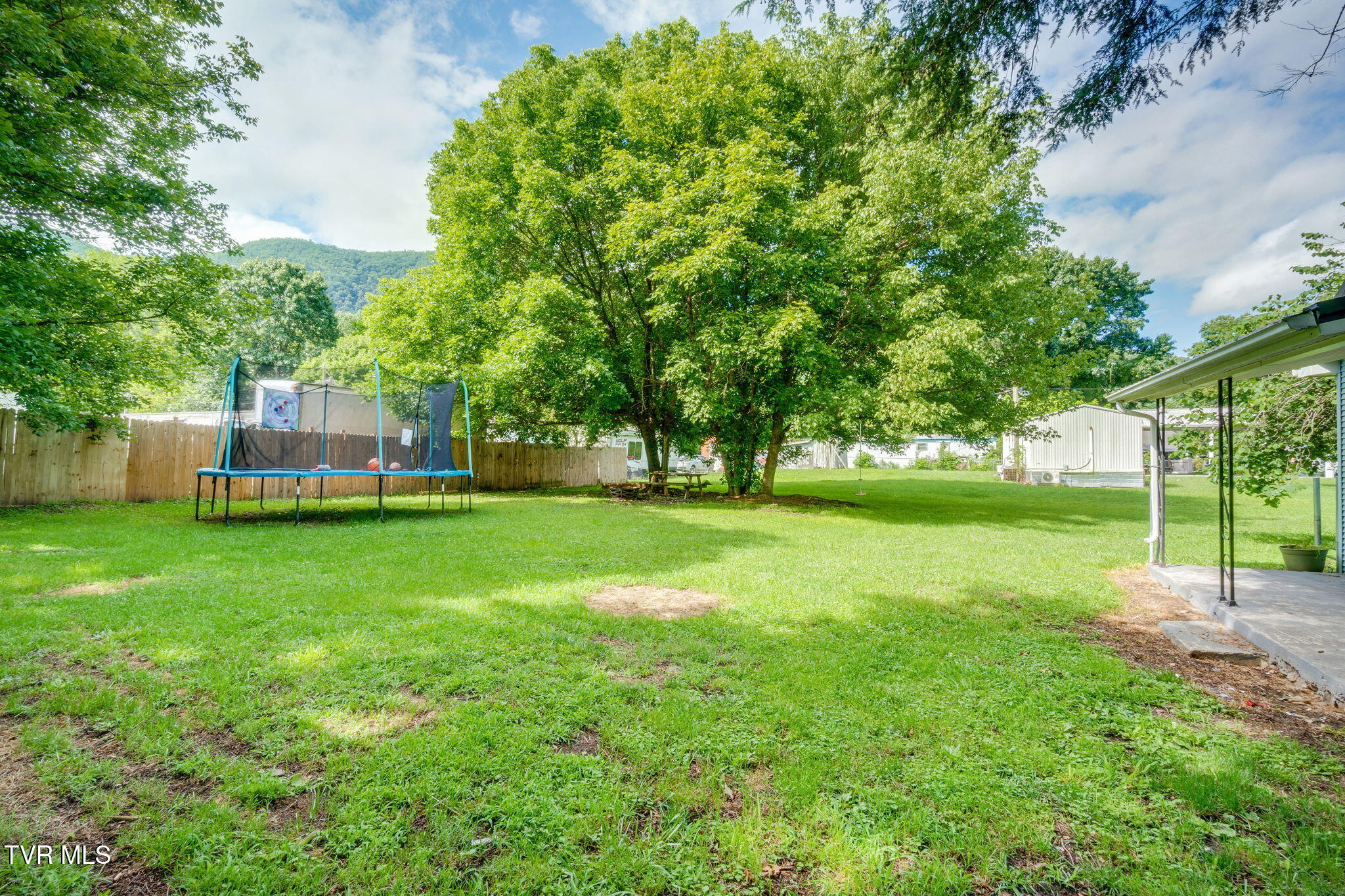429 Tollett Street Hampton, TN 37658 - Photo 28 of 36 024