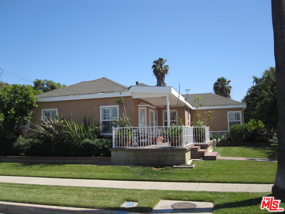 3650 Virginia Road Los Angeles, CA 90016 - Photo 2 of 17