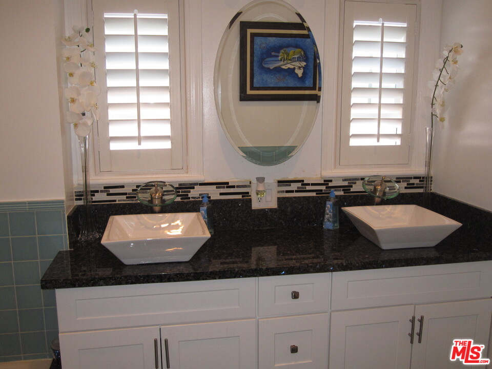 3650 Virginia Road Los Angeles, CA 90016 - Photo 16 of 17
