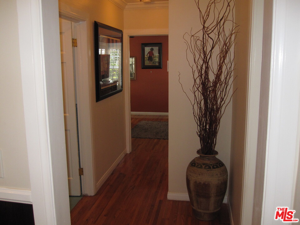 3650 Virginia Road Los Angeles, CA 90016 - Photo 8 of 17