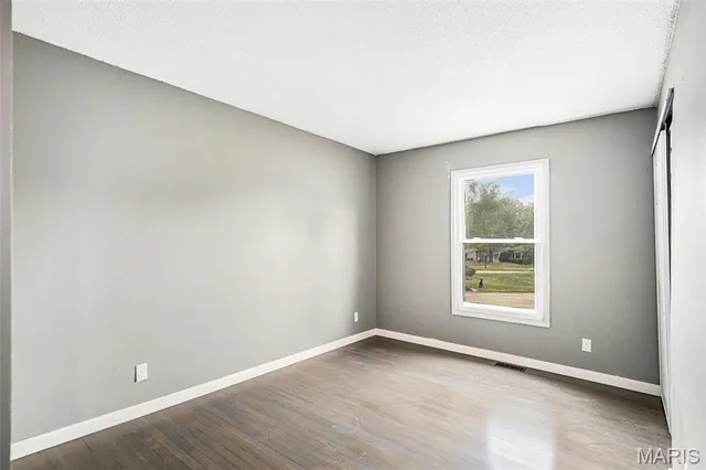 $219,000 | 11774 El Somo Court, Florissant, MO 63033