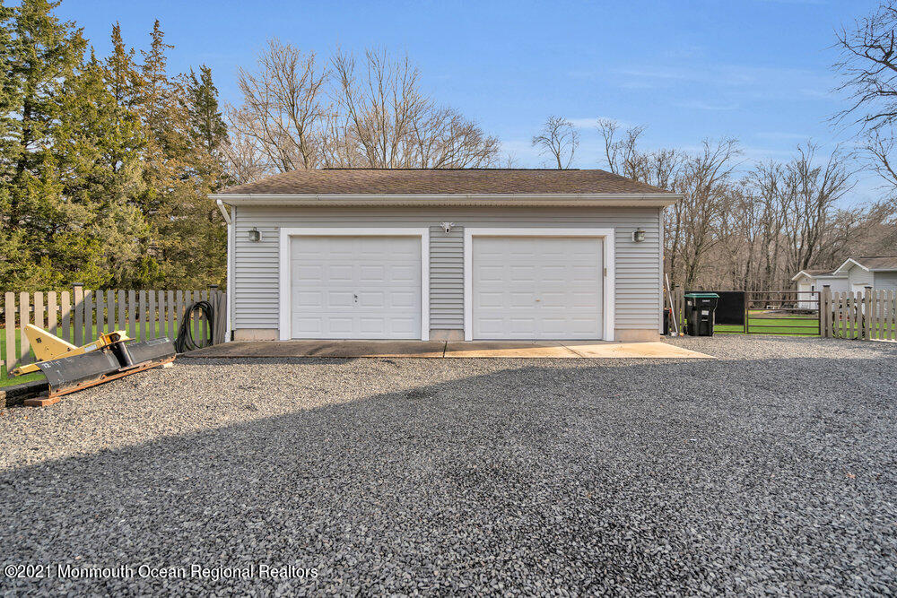 1256 Maxim Southard Road Howell, NJ 07731 - Photo 4 of 38 037_dsc02819