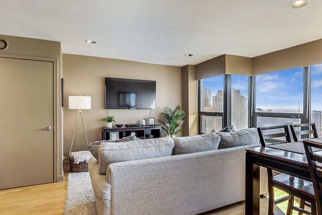 $335,000 | 30 East Huron Street, Unit 5605, Chicago, IL 60611