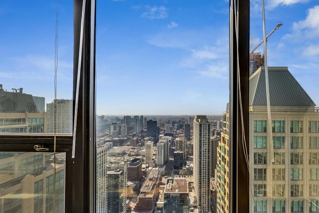 $335,000 | 30 East Huron Street, Unit 5605, Chicago, IL 60611