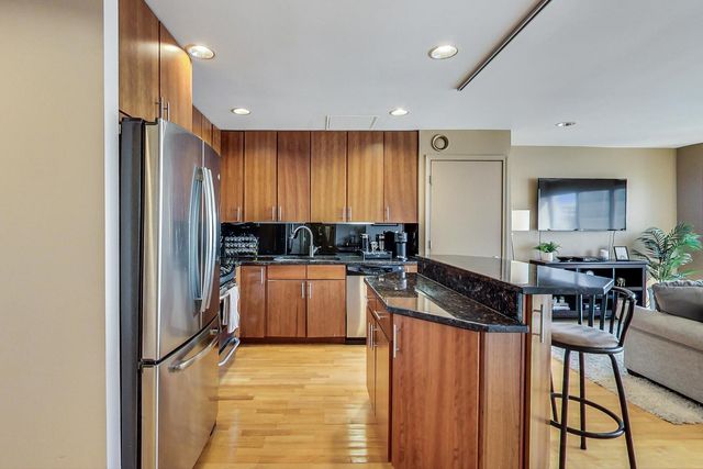 $335,000 | 30 East Huron Street, Unit 5605, Chicago, IL 60611