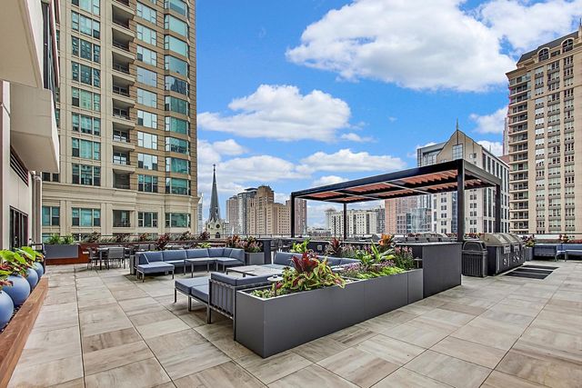 $335,000 | 30 East Huron Street, Unit 5605, Chicago, IL 60611