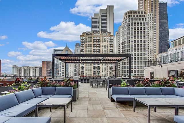 $335,000 | 30 East Huron Street, Unit 5605, Chicago, IL 60611