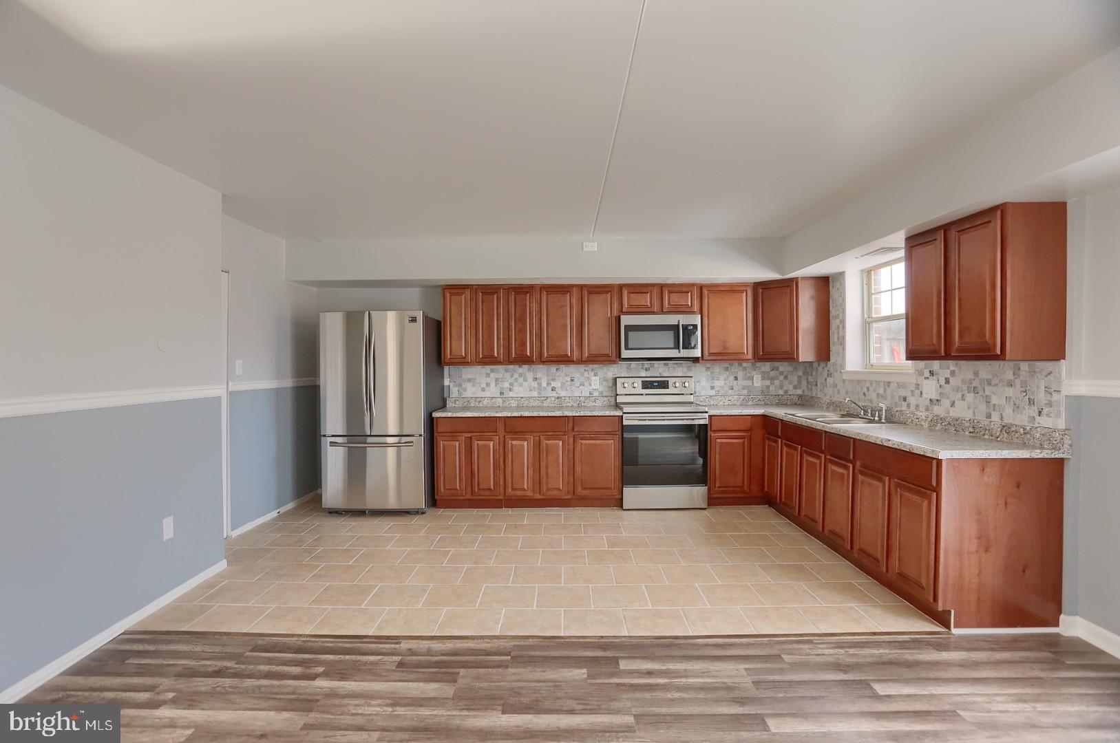 1075 Fox Run Reading, PA 19606 - Photo 6 of 15 Kitchen