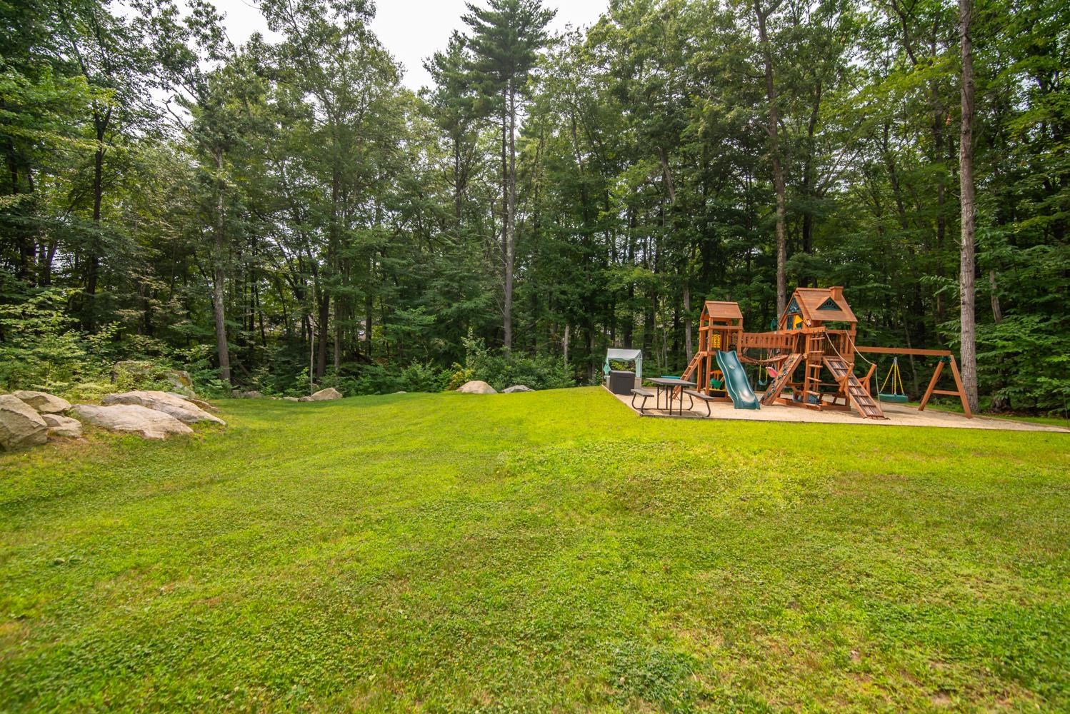 7 Dove Road Hooksett, NH 03106 - Photo 40 of 43