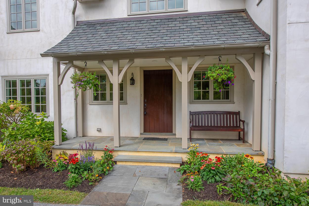 242 Broughton Lane Villanova, PA 19085 - Photo 2 of 41