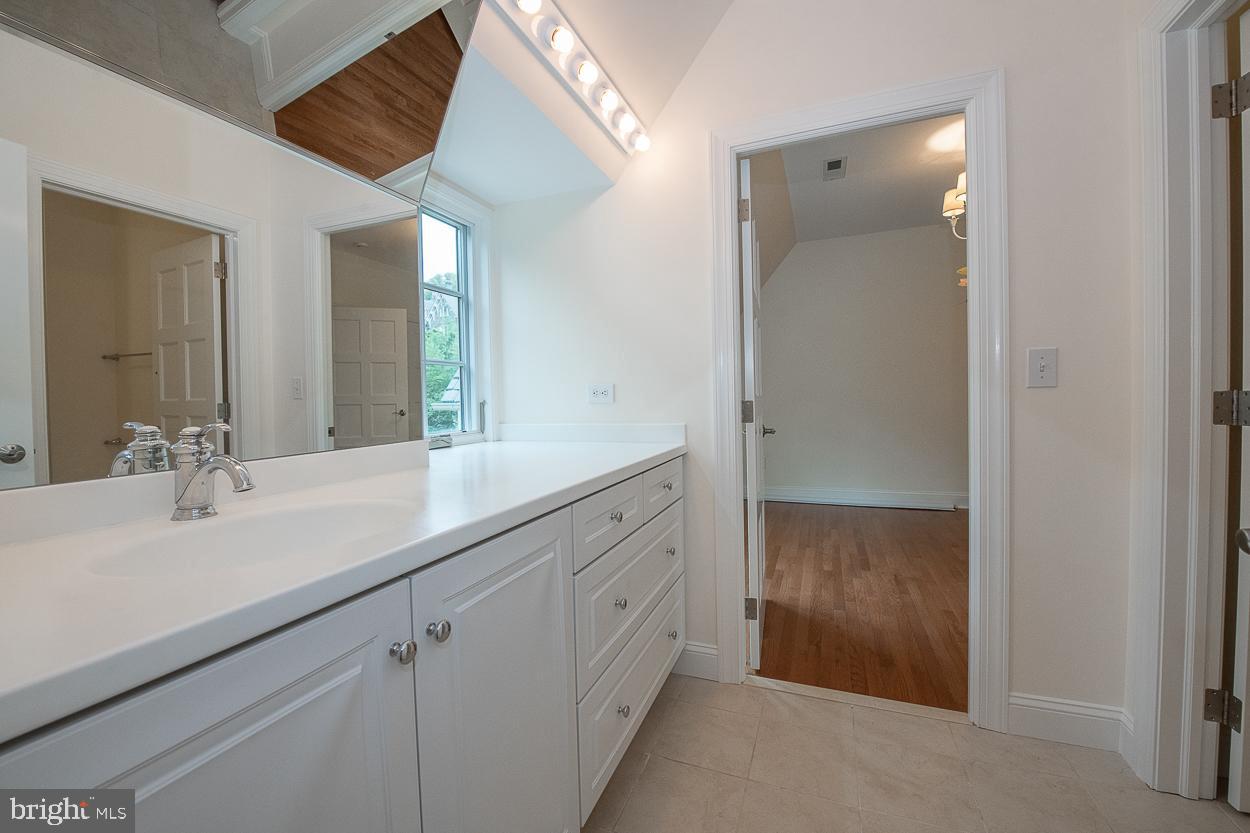 242 Broughton Lane Villanova, PA 19085 - Photo 23 of 41