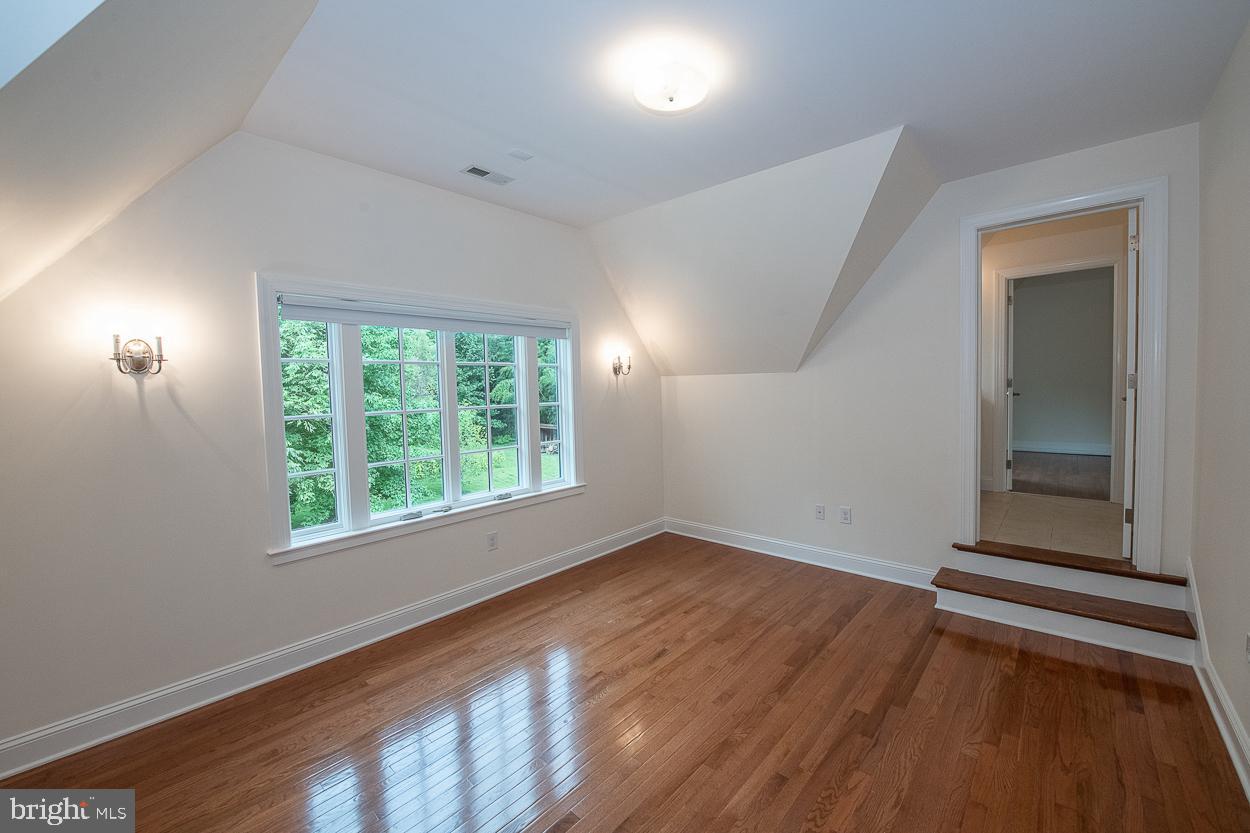 242 Broughton Lane Villanova, PA 19085 - Photo 27 of 41