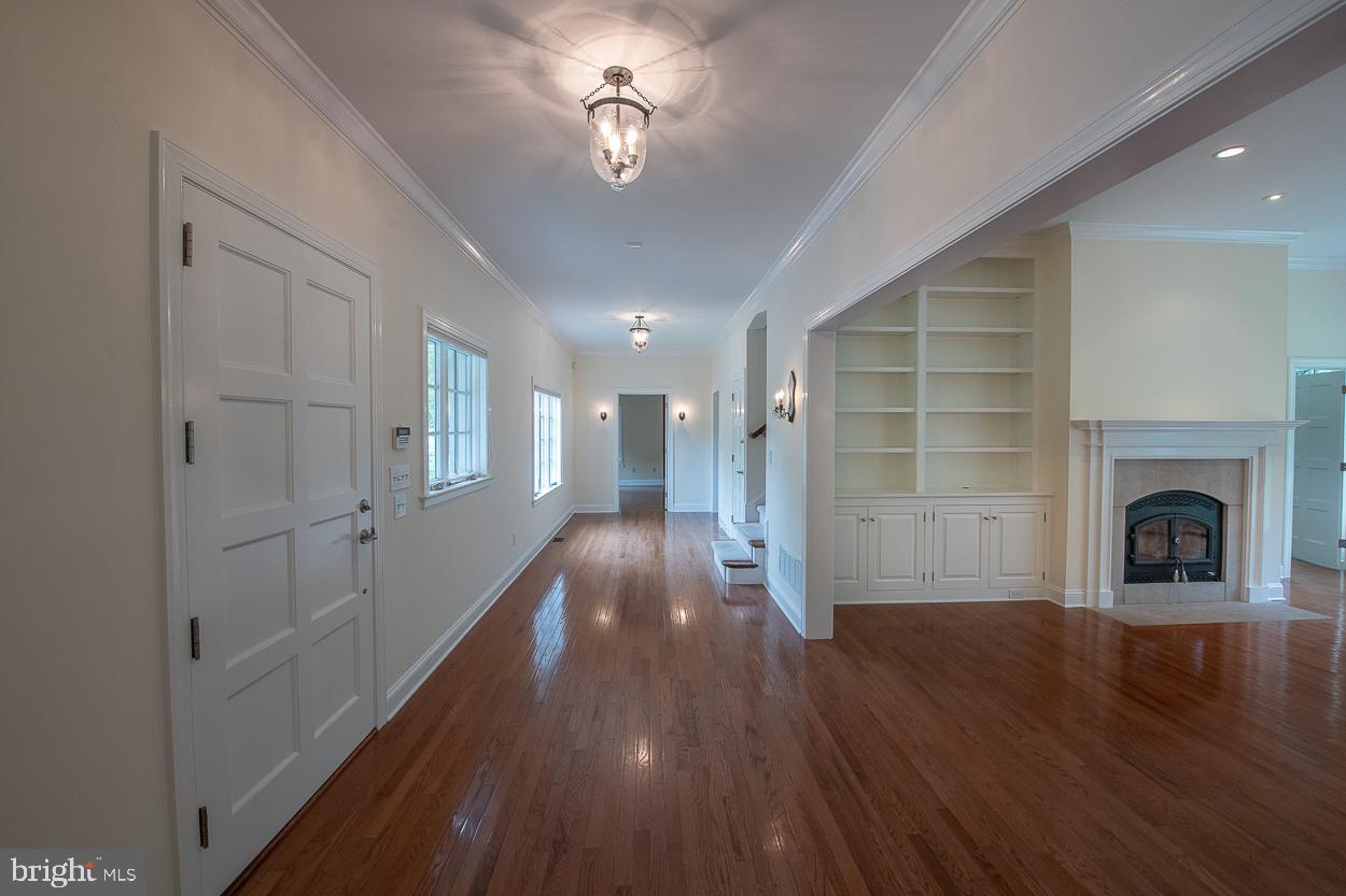 242 Broughton Lane Villanova, PA 19085 - Photo 4 of 41