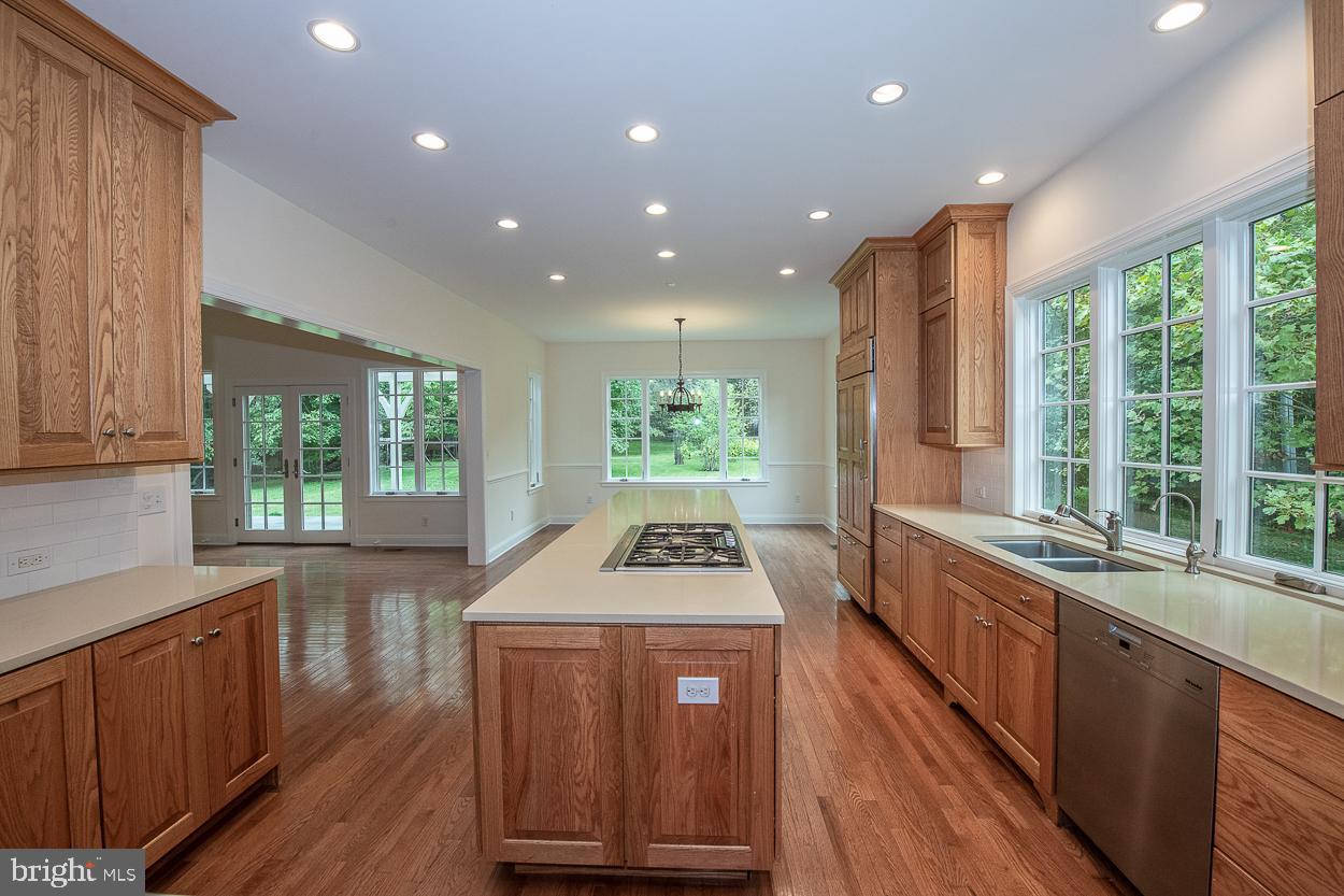 242 Broughton Lane Villanova, PA 19085 - Photo 8 of 41