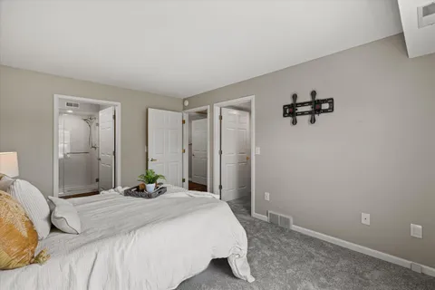 $319,900 | N17W26865 East Fieldhack Drive, Unit D, Pewaukee, WI 53072