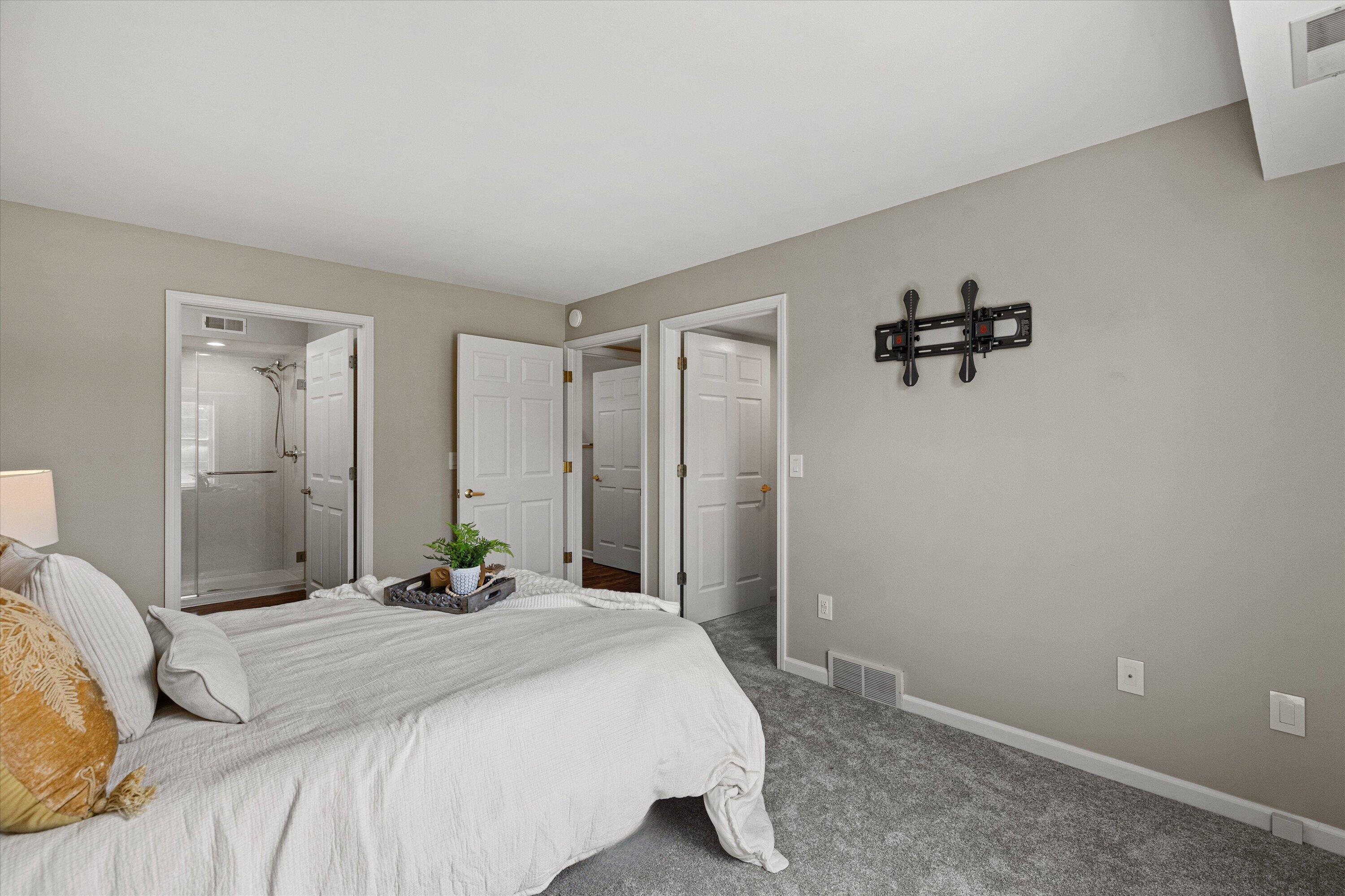 N17W26865 East Fieldhack Drive, Unit D Pewaukee, WI 53072 - Photo 17 of 19 1-0G8A0320