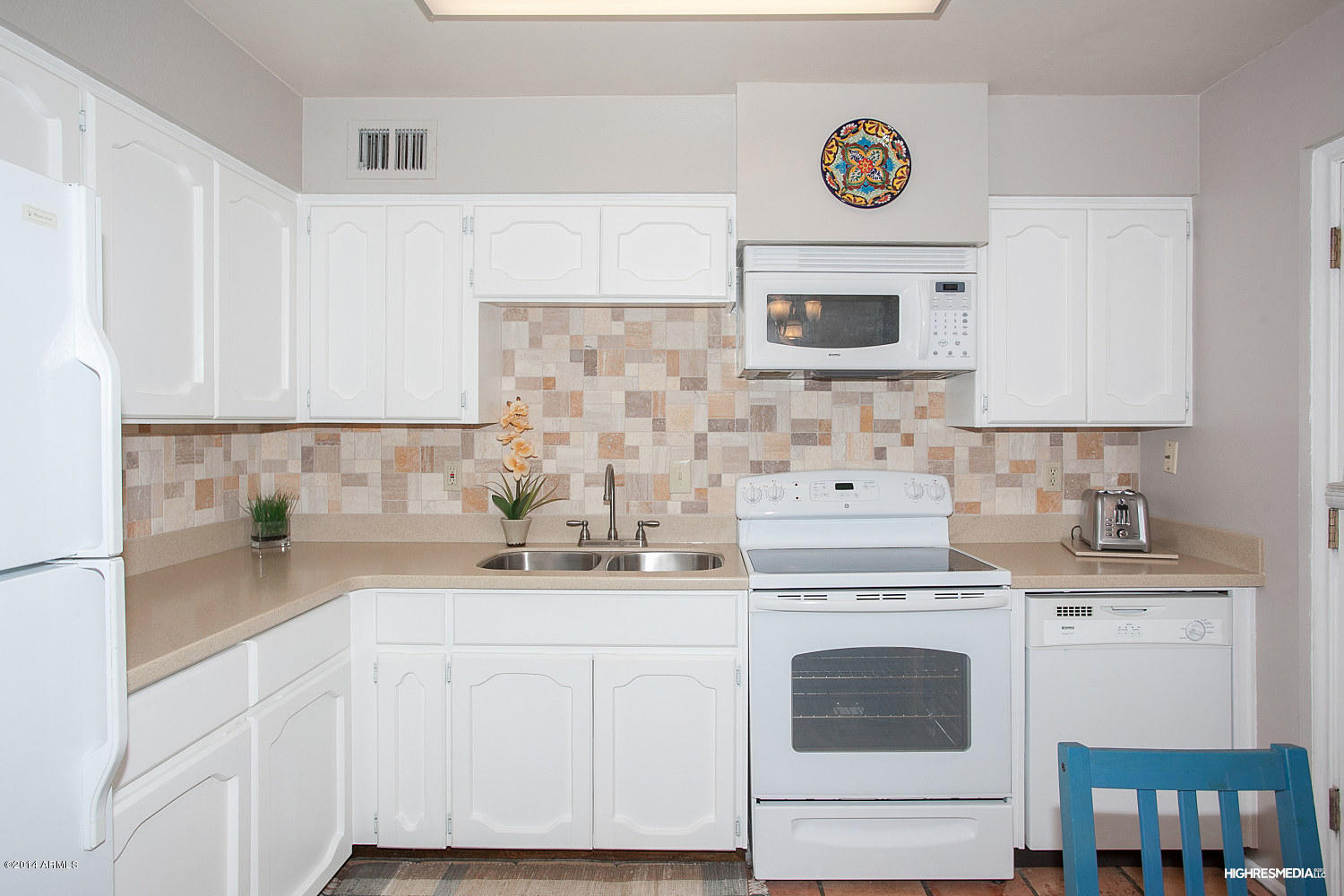 3031 South Rural Road, Unit 17 Tempe, AZ 85282 - Photo 20 of 25 Kitchen