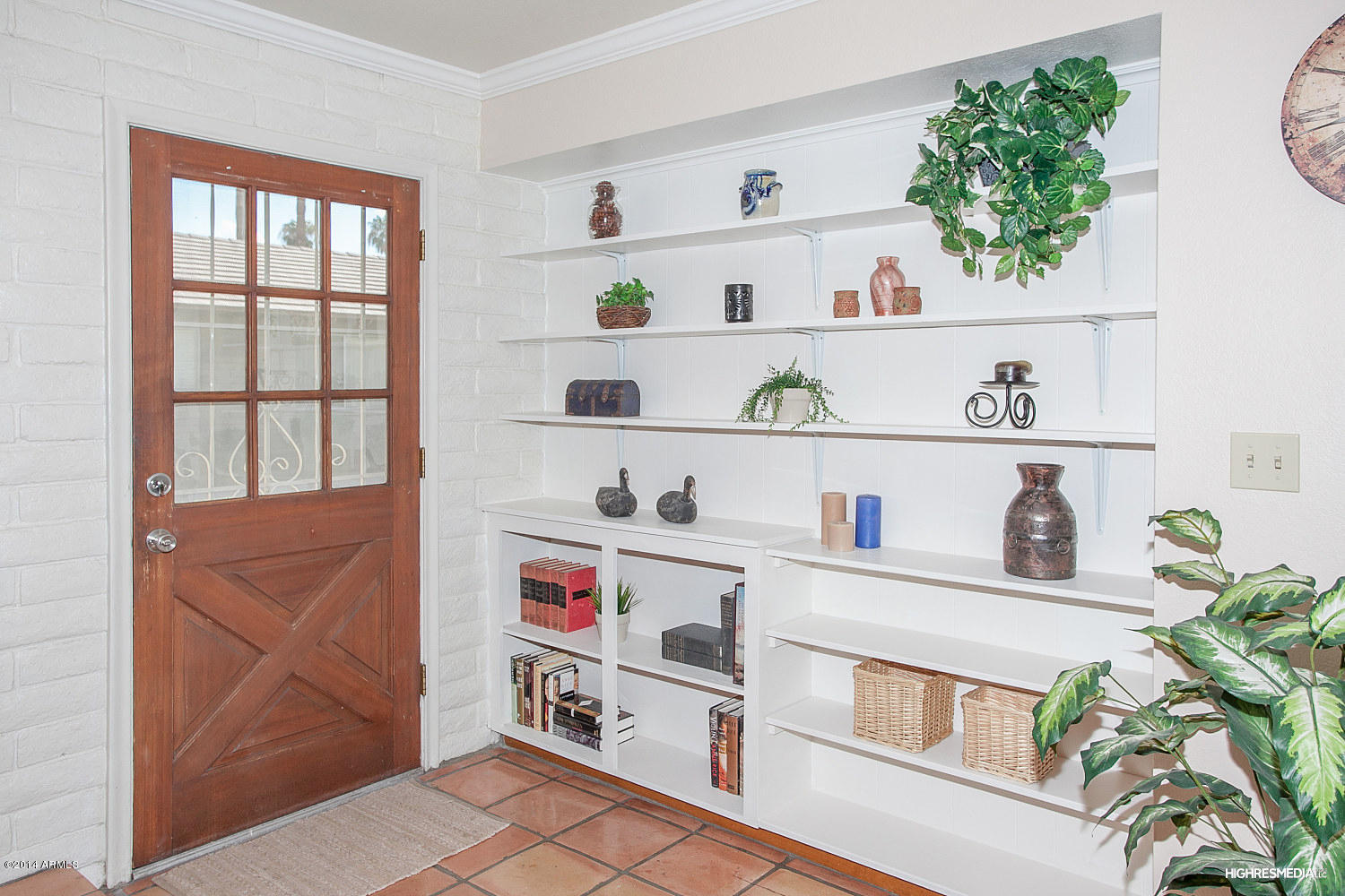 3031 South Rural Road, Unit 17 Tempe, AZ 85282 - Photo 2 of 25 Entry and bookcase