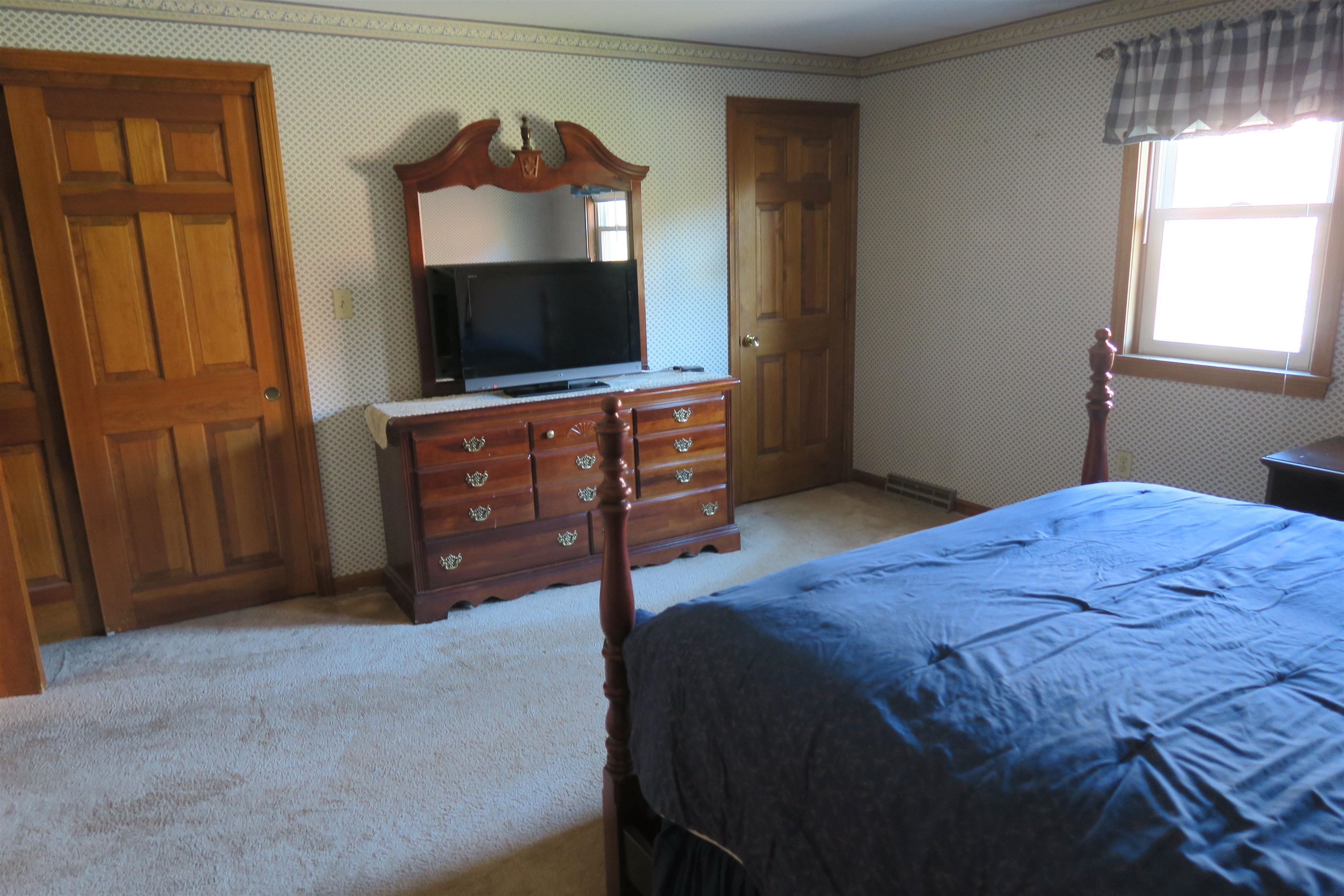 14 Berkeley Street Pelham, NH 03076 - Photo 11 of 16 Gallery Image 11