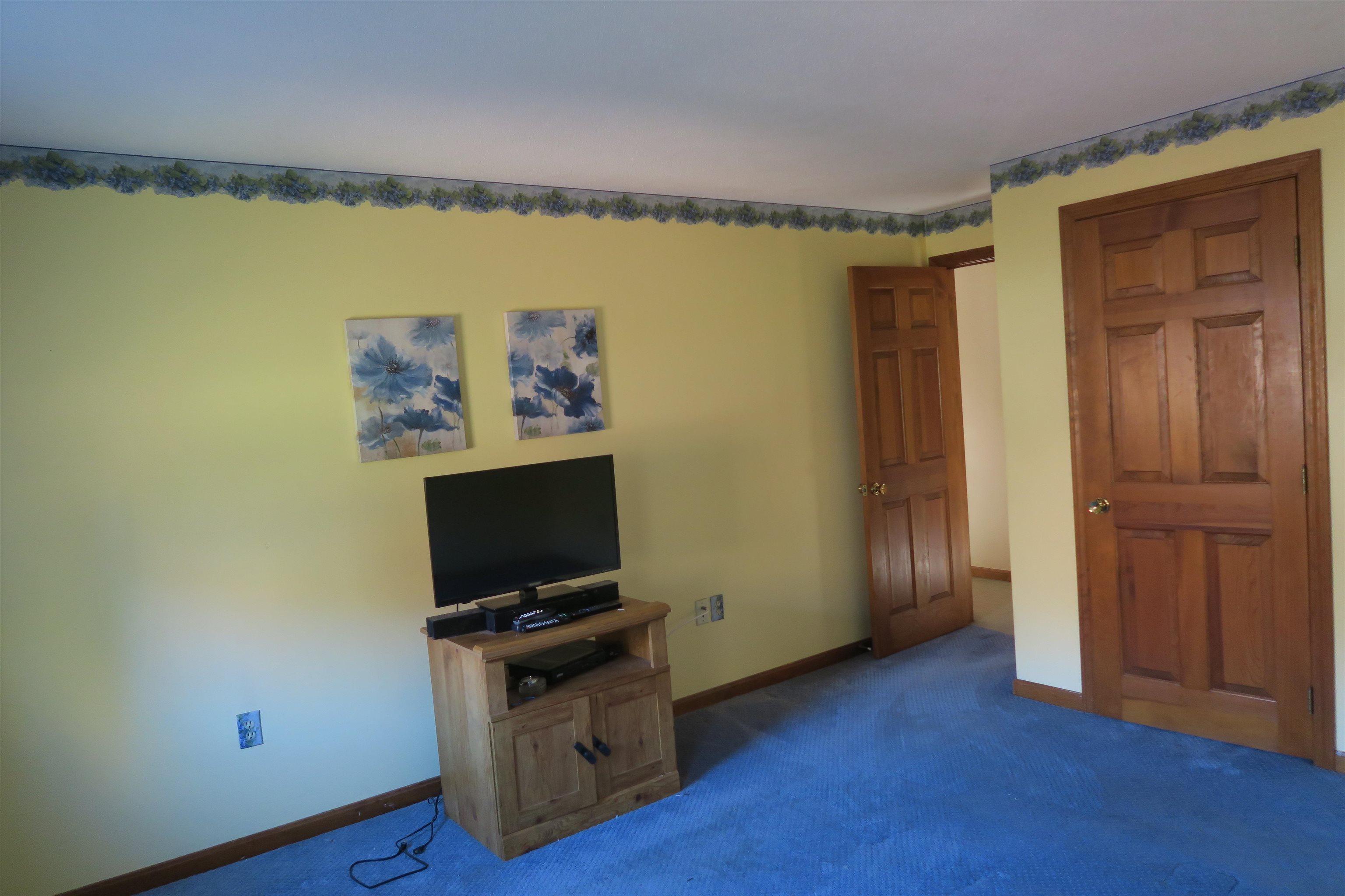 14 Berkeley Street Pelham, NH 03076 - Photo 15 of 16 Gallery Image 15