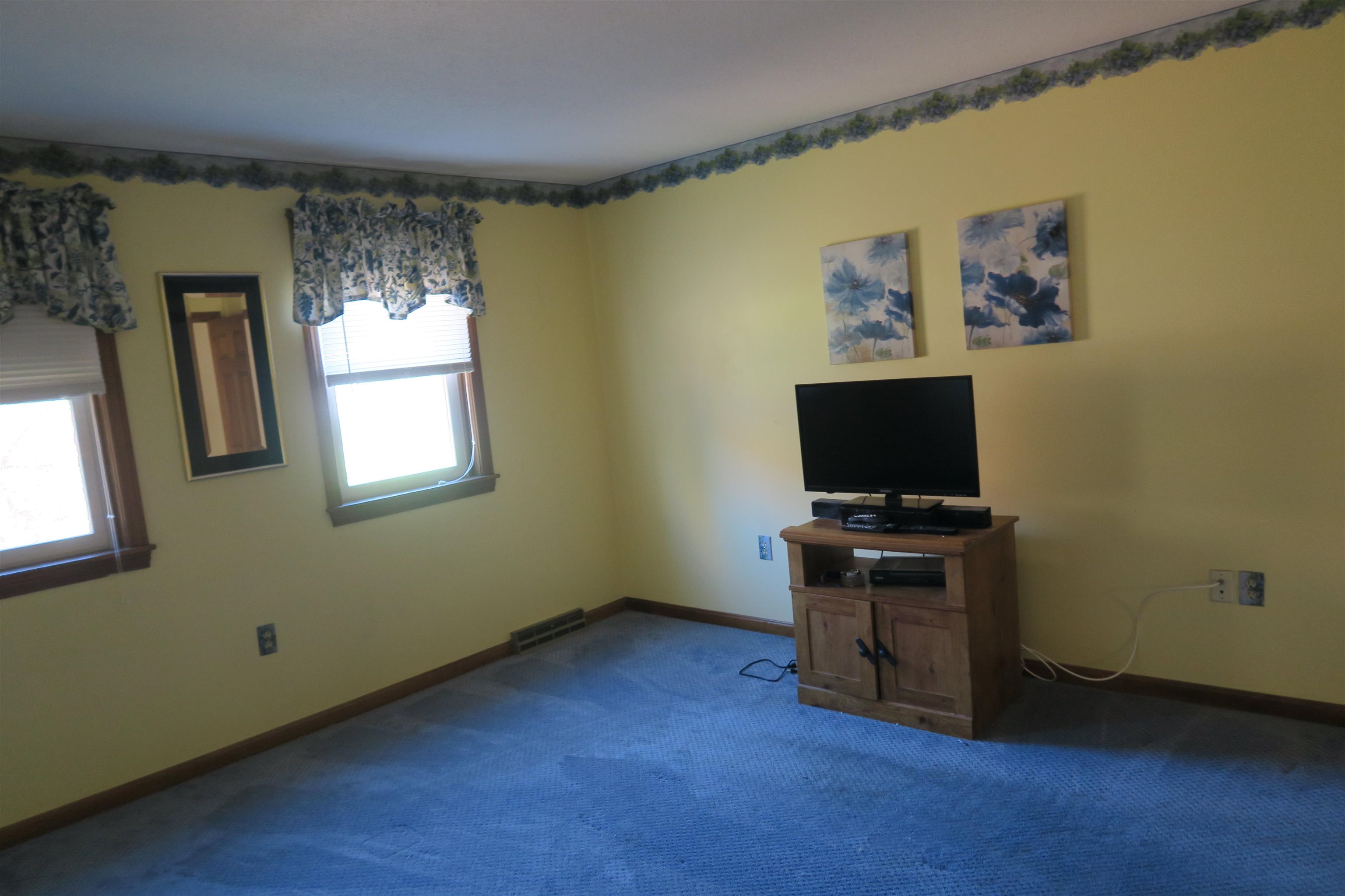 14 Berkeley Street Pelham, NH 03076 - Photo 16 of 16 Gallery Image 16
