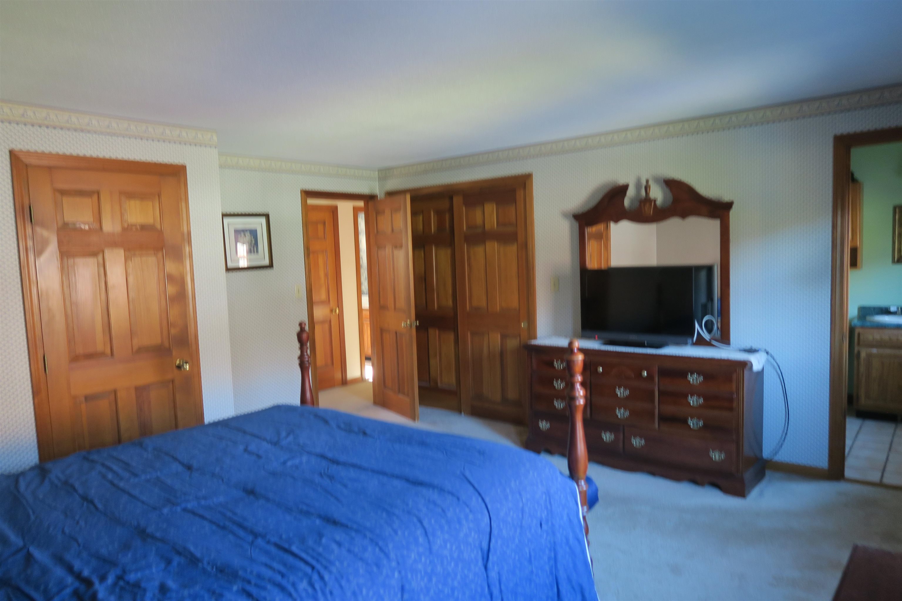 14 Berkeley Street Pelham, NH 03076 - Photo 10 of 16 Gallery Image 10