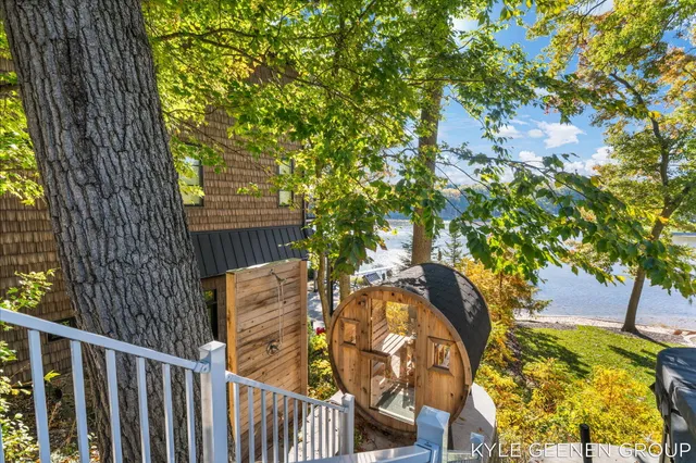 $1,685,000 | 6365 Waters Edge Lane, Saugatuck, MI 49453