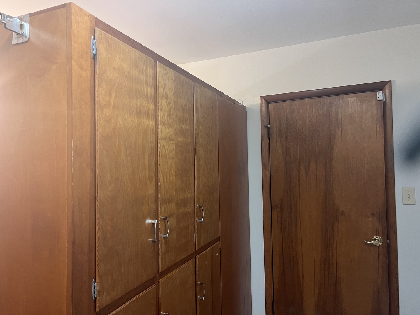 301 Dilks Street Roberts, IL 60962 - Photo 33 of 44 a bathroom with a shower and a shower